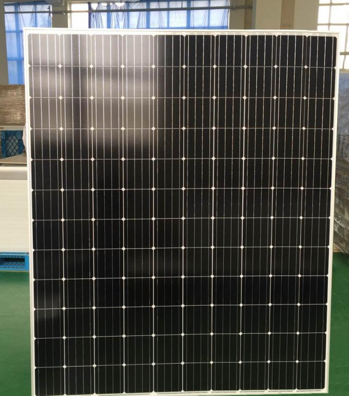 Panele słoneczne fotowoltaiczne o mocy 600 W. 0